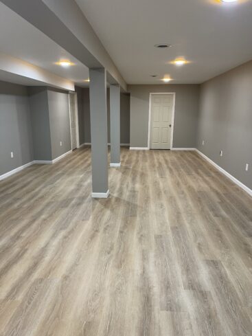 When it comes to construction and remodeling in Mentor, one aspect that can completely transform the look and feel of a space is the combination of wall gray paint and new flooring.
